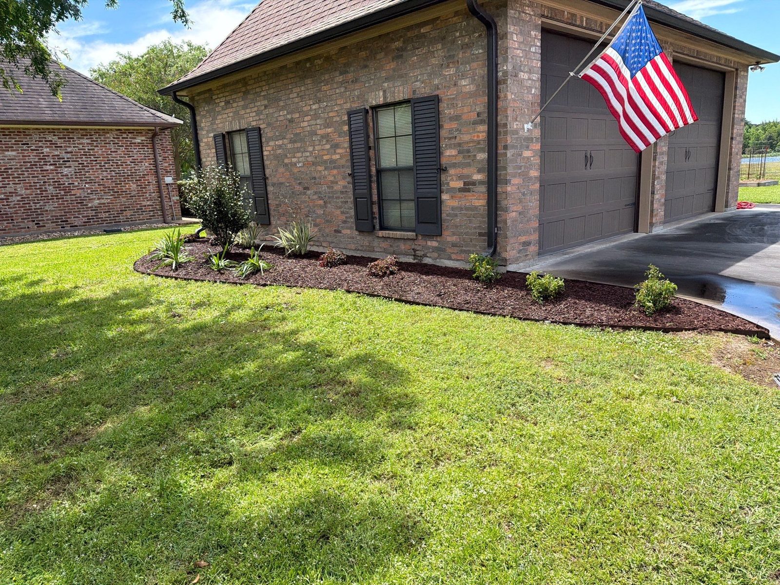 Front-yard bed refresh by Hornsby Landscaping